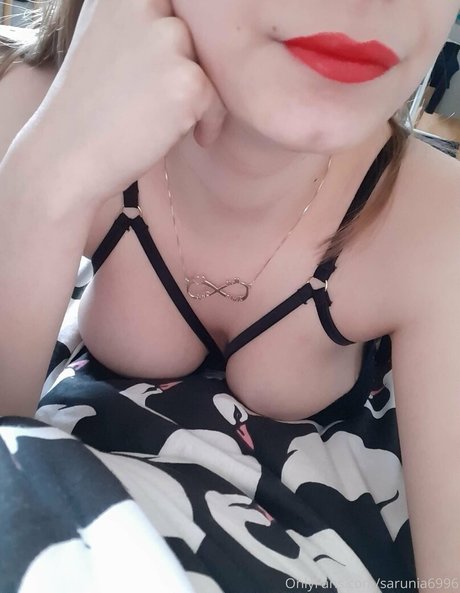 sarunia6996 OnlyFans-Leaks