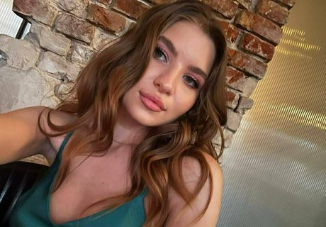 trans-teen-onlyfans schön nackt Set