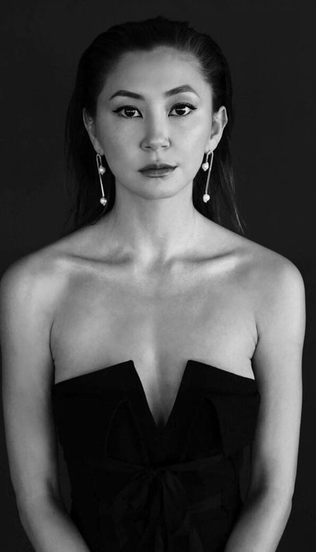 Kimiko Glenn Nacktpornos auf OnlyFans
