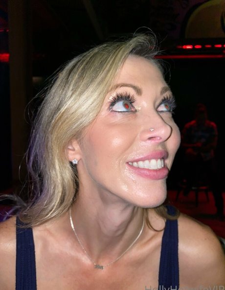 hollyhotwifevip NSFW OnlyFans