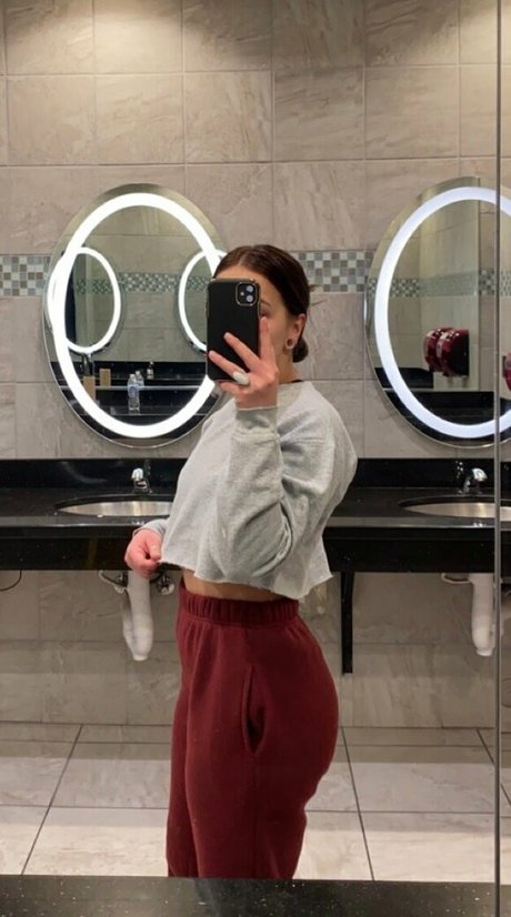 rhyrhyie OnlyFans NSFW