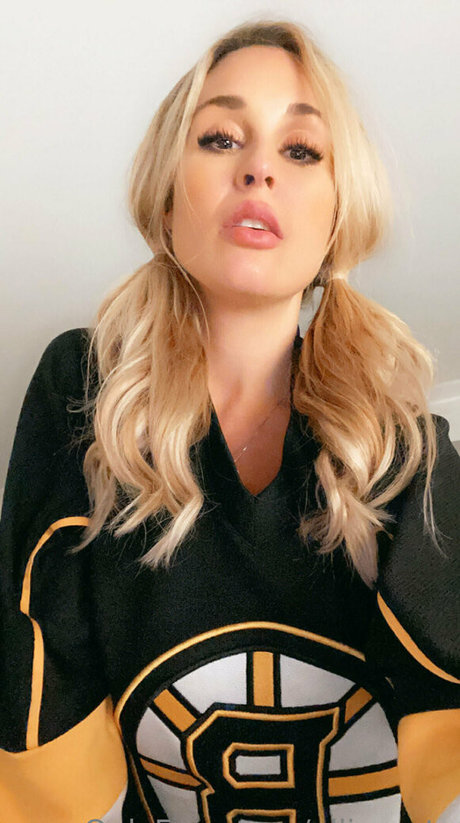 allieraetv OnlyFans Sextape