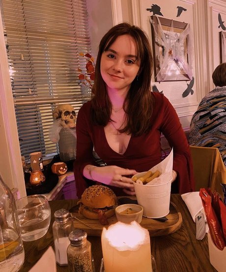 Laura Anne OnlyFans XX