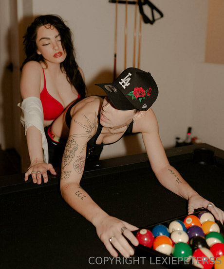 Lexiepeterss OnlyFans nackte Brüste