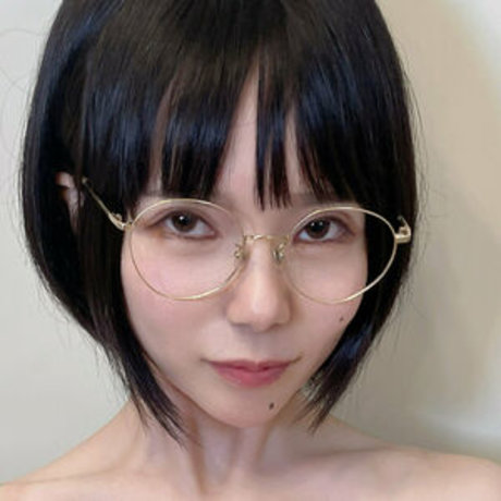 nenne 1001 OnlyFans Brüste Bild