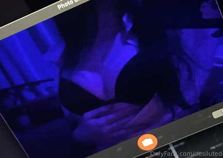 Desiluted NurlyFans-Pornos