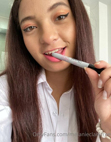 melanie clark OnlyFans Nacktbilder