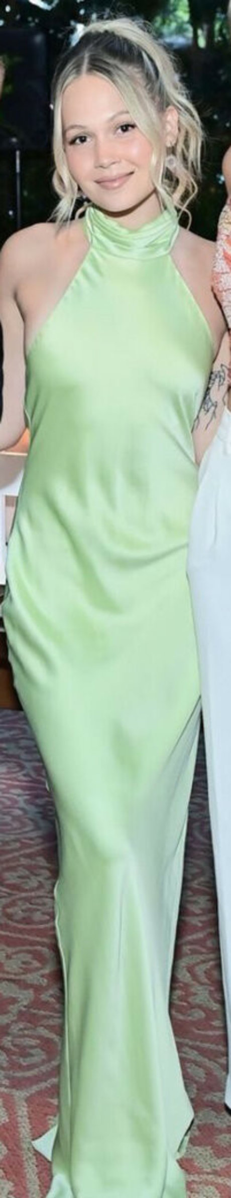 Kelli Berglund Brüste OnlyFans