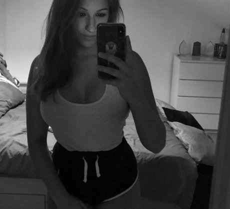 Chloe Smart OnlyFans Fotos