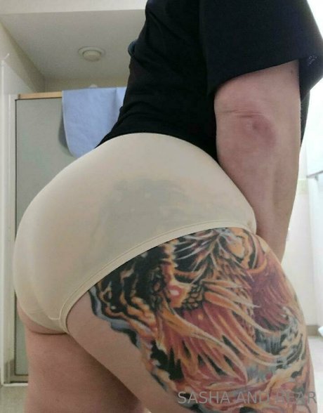 sashaandbearxx OnlyFans Striptease