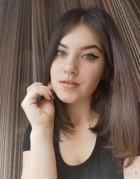 viaritel OnlyFans Model Fotos