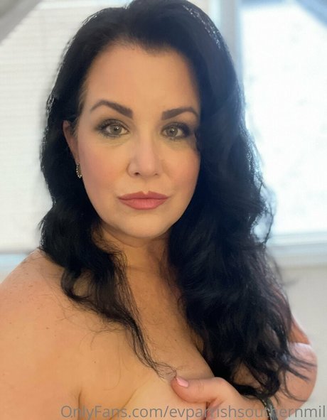 evparrishsouthernmil OnlyFans X