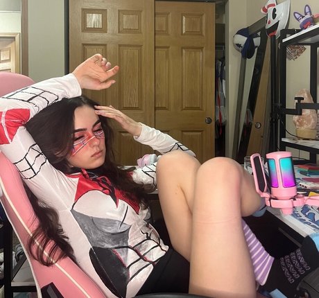 Awkspew roo2 OnlyFans Leak