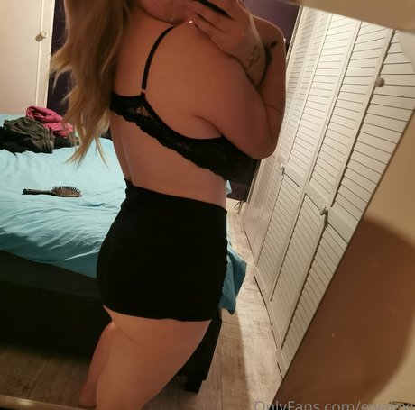 ewalexi XXX OnlyFans