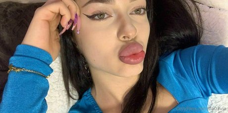 fla03via OnlyFans geleakte Brüste