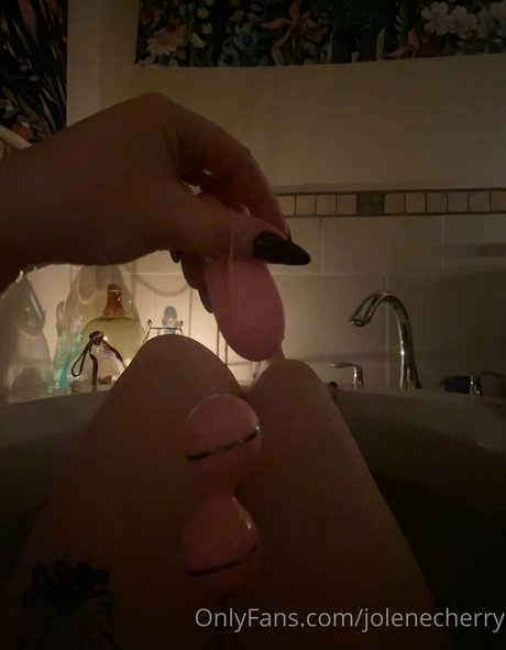 jolenecherry OnlyFans Model Bilder