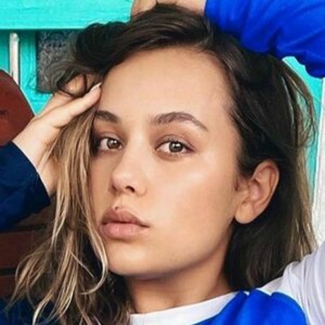 ASMR HoneyGirl Oben ohne OnlyFans