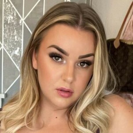curvygirllou Nacktbilder OnlyFans geleakt