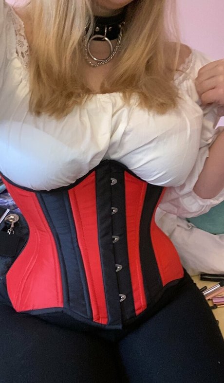 adiafreensfw OnlyFans Striptease