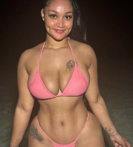 Darla Dimples OnlyFans Bilder