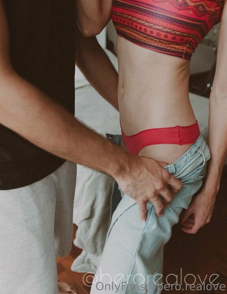 berorealove OnlyFans Striptease