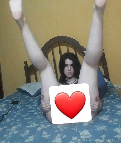 lxttlegirl 666 Model OnlyFans Foto