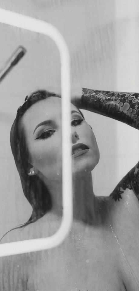 SimplyUncovered Kostenloses OnlyFans