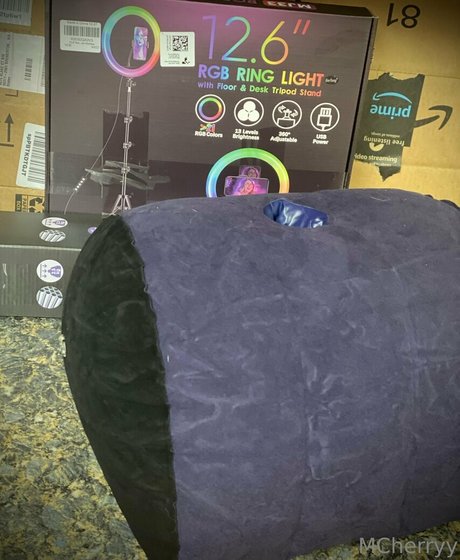 mcherryyy OnlyFans schlank