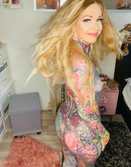 Tattoobutterfly Nacktpornos von OnlyFans geleakt
