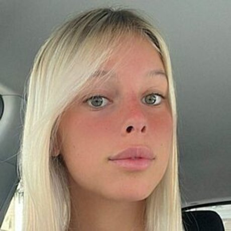 Adi Elisheva Nackt auf OnlyFans