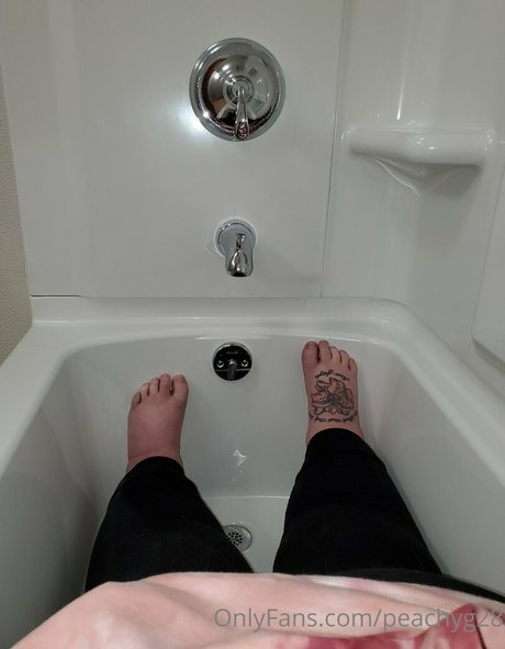 peachyg28 OnlyFans Striptease