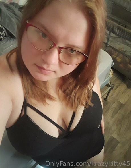 krazykitty45 OnlyFans Model Bilder