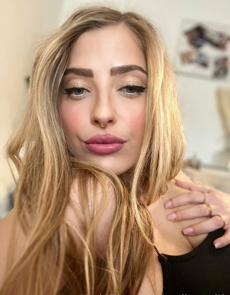 emily smith OnlyFans-Leaks