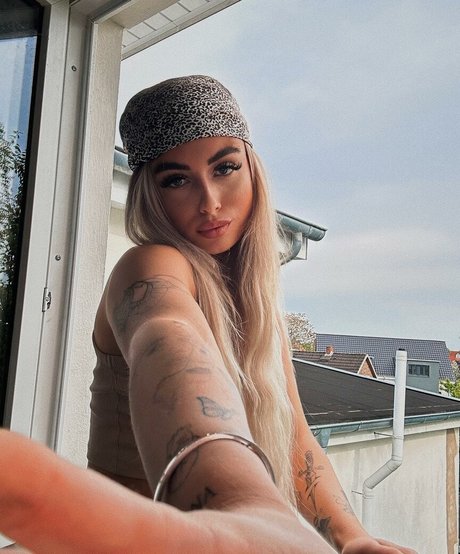 laeticia sophie Leaked OnlyFans Bilder