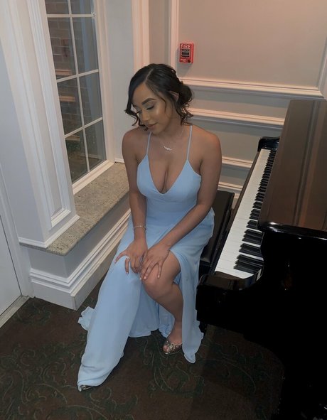 itsqueennovaa OnlyFans schlank