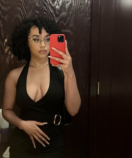 itsqueennovaa OnlyFans