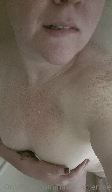 hawaiianjerzee OnlyFans geleakte Brüste