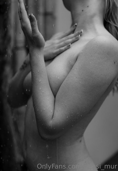 Nensi Mur OnlyFans Fotos