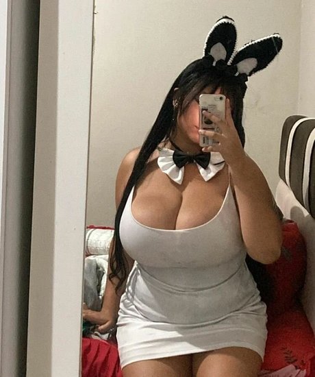 Ana Tadashi OnlyFans Bilder