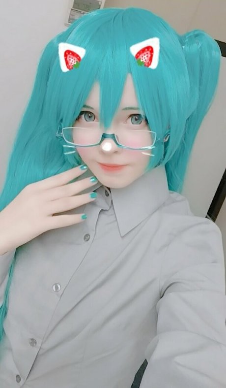 Saya Scarlet Nackt OnlyFans