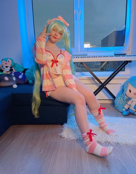 Saya Scarlet Heiße OnlyFans Inhalte