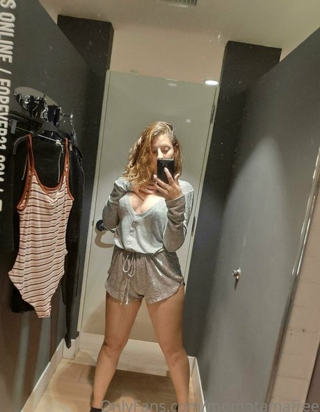 momotamafree OnlyFans Leak