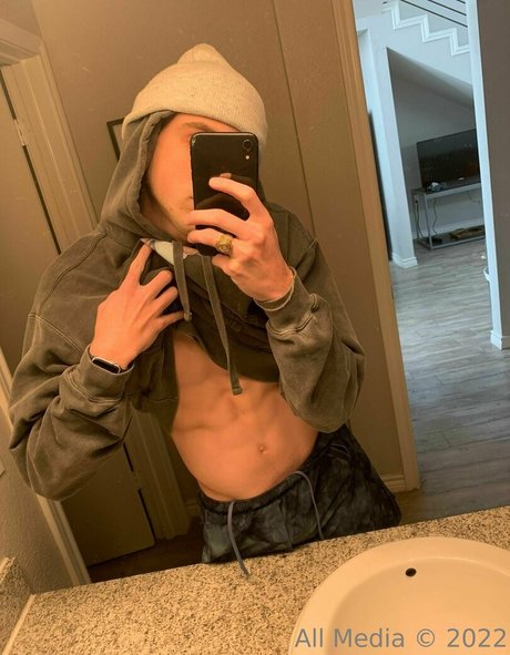exclusivehuddy Nacktbilder von OnlyFans geleakt