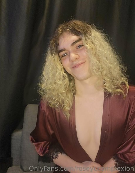 roseyccomplexion OnlyFans Fotos