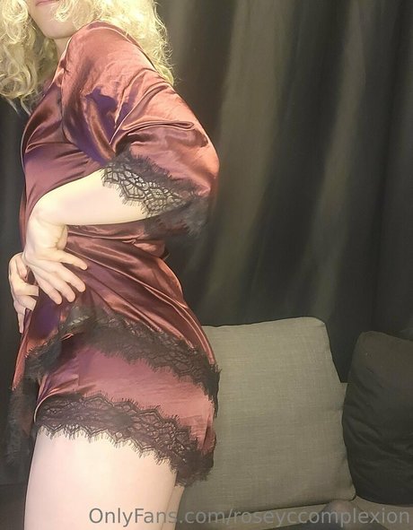 roseyccomplexion OnlyFans Leak