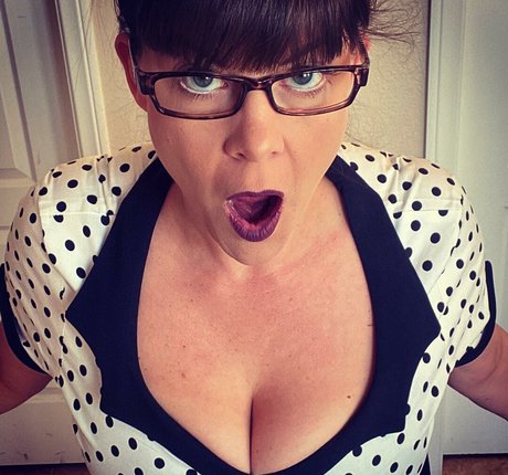 Rebecca Love OnlyFans Lesbisch