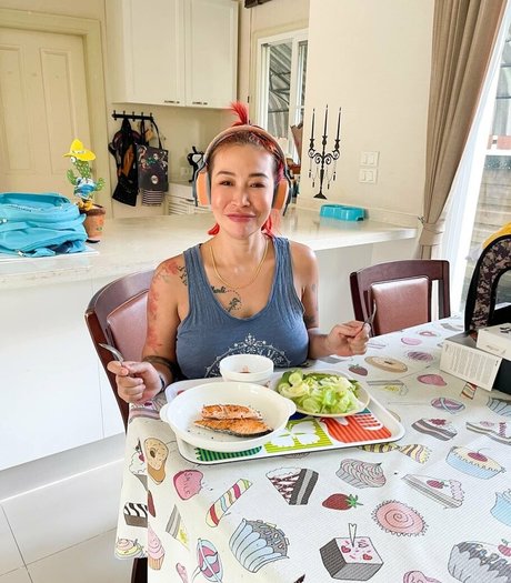 macy nihongo OnlyFans Inhalte