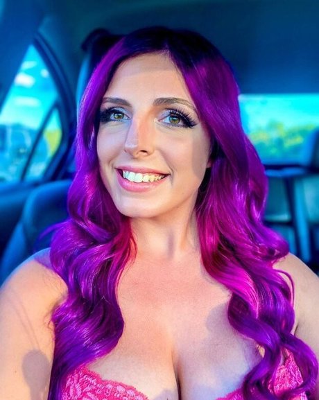 Simby OnlyFans-Pornos