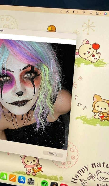 ls peek Nackt auf OnlyFans Leak