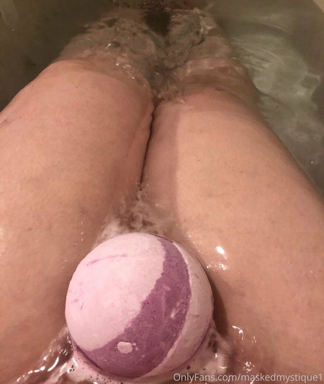 maskedmystique1 OnlyFans Striptease